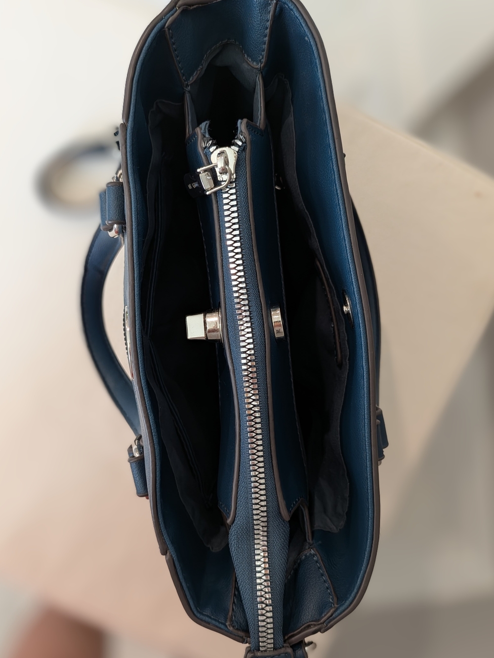 Ellen Tracy Quilted Crossbody Tote in Slate Blue-Excellent Condition - Picture 8 of 16